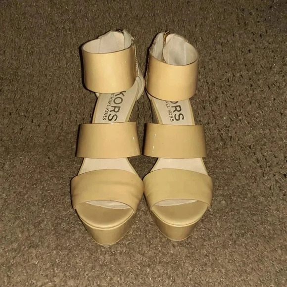 MICHAEL KORS Platform Wedge Sandal - Picture 3 of 7